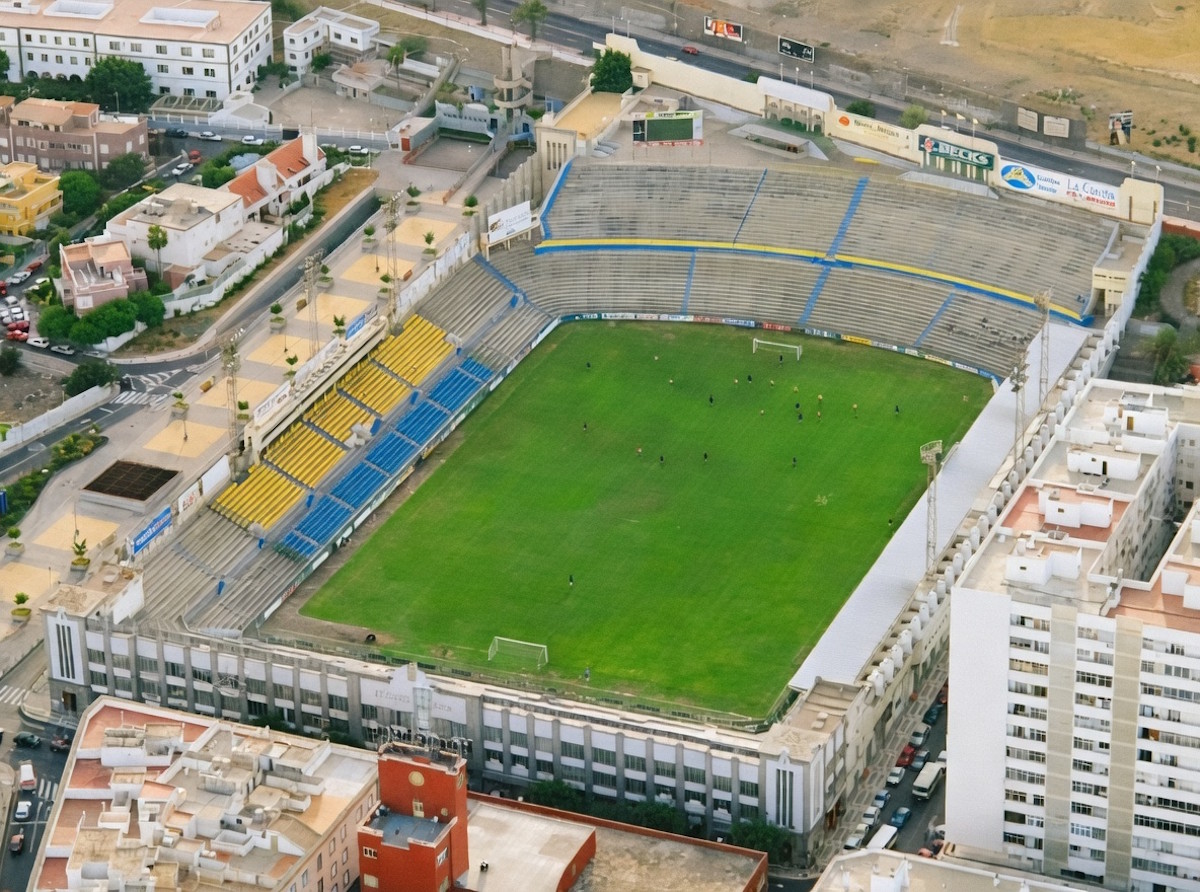 Estadio Insular canaries